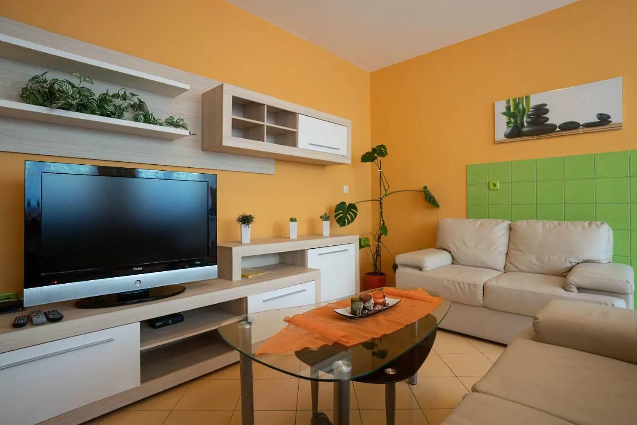 Ližnjan Apartment Limun קרואטיה